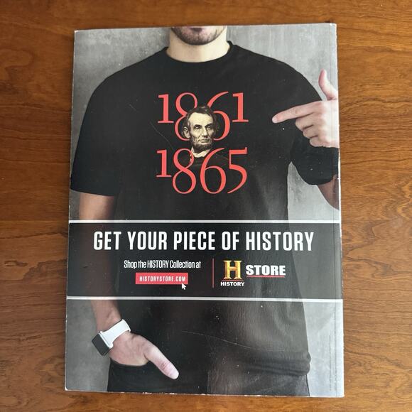 History Magazine Walt Disney 50 Years of Disney World Collectors Edition‎ 2022 - Picture 3 of 9